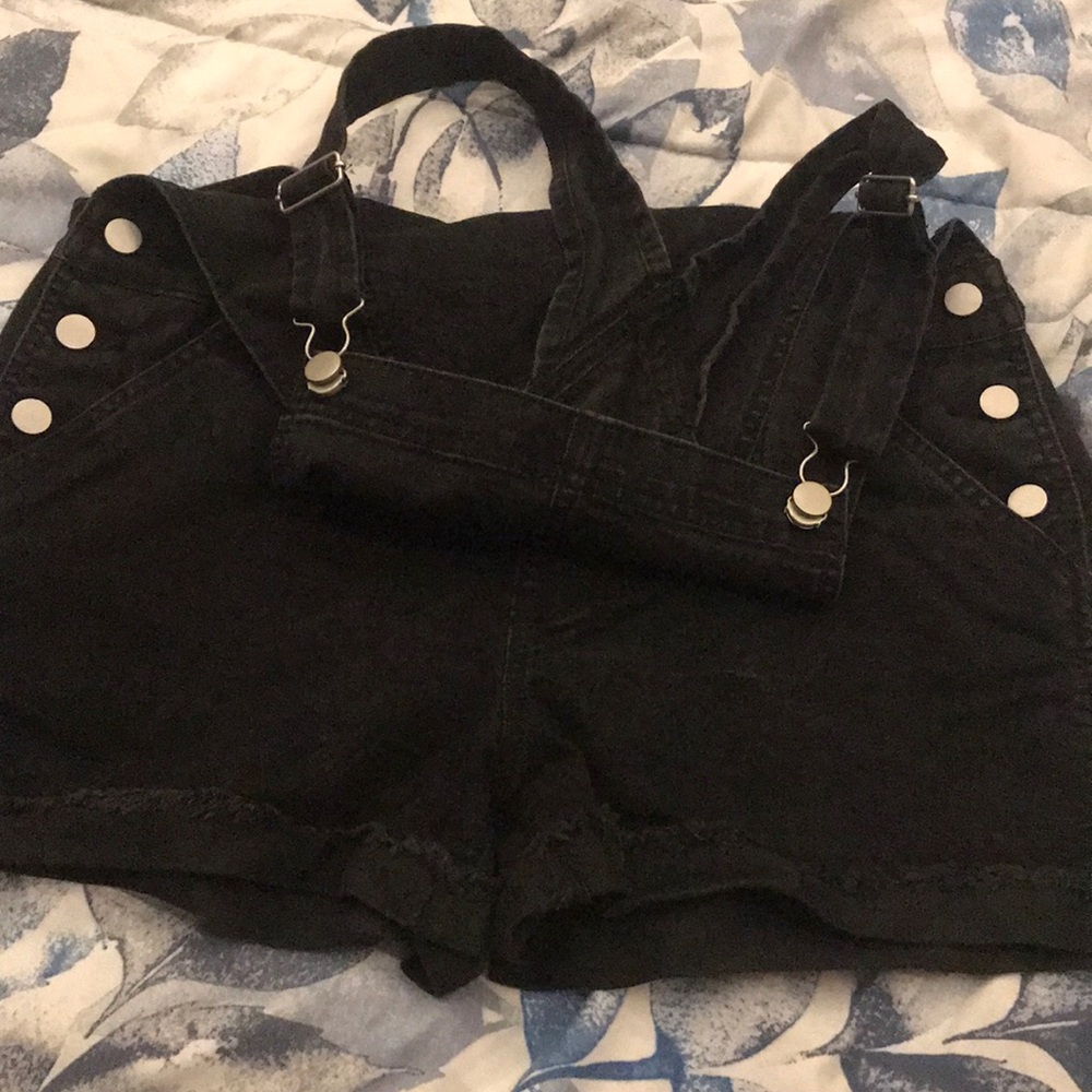 Overall shorts